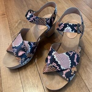 Women's Snakeskin Pattern Sandals